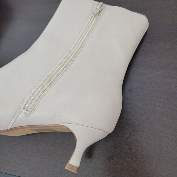 NEW Journee Collection Arely Stone Womens Size 8.5  Ankle Heel Boots - Picture 4 of 10